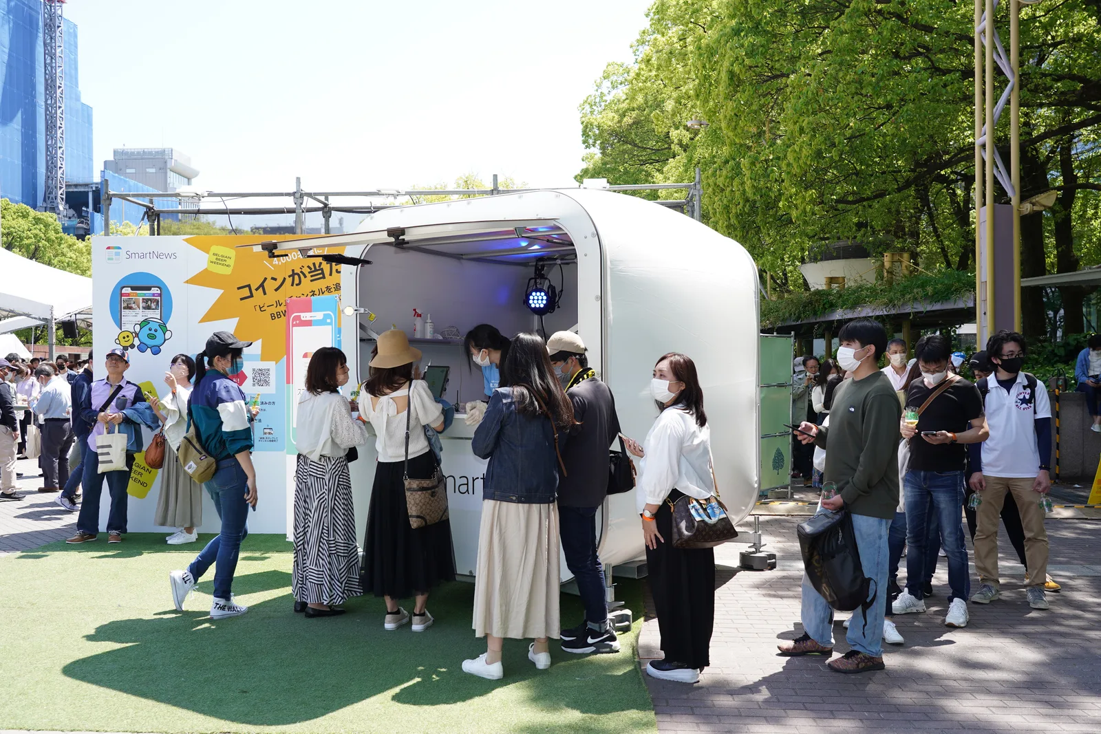 会場に設置されたカスタムブランディングのコンテナ