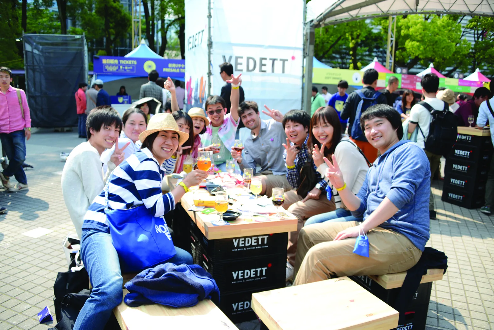 ブランド装飾を施した協賛エリアの座席